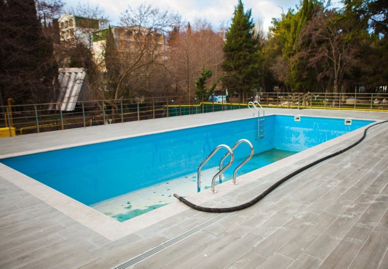 �� Status House, �. ������